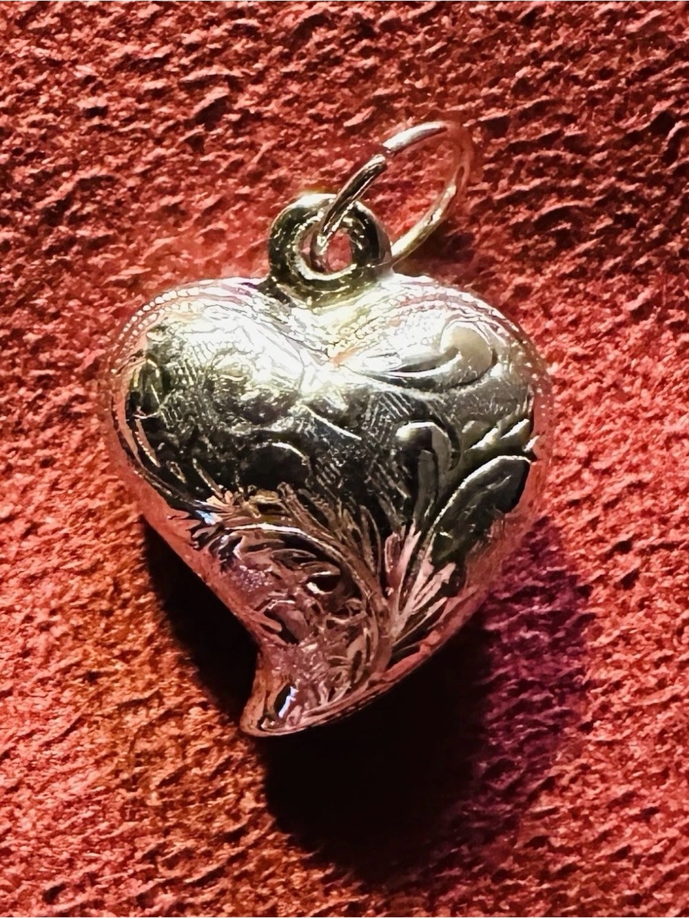Vintage 1980’s Silver Plated Puffy Heart Pendant w/Beautiful Etched Design
